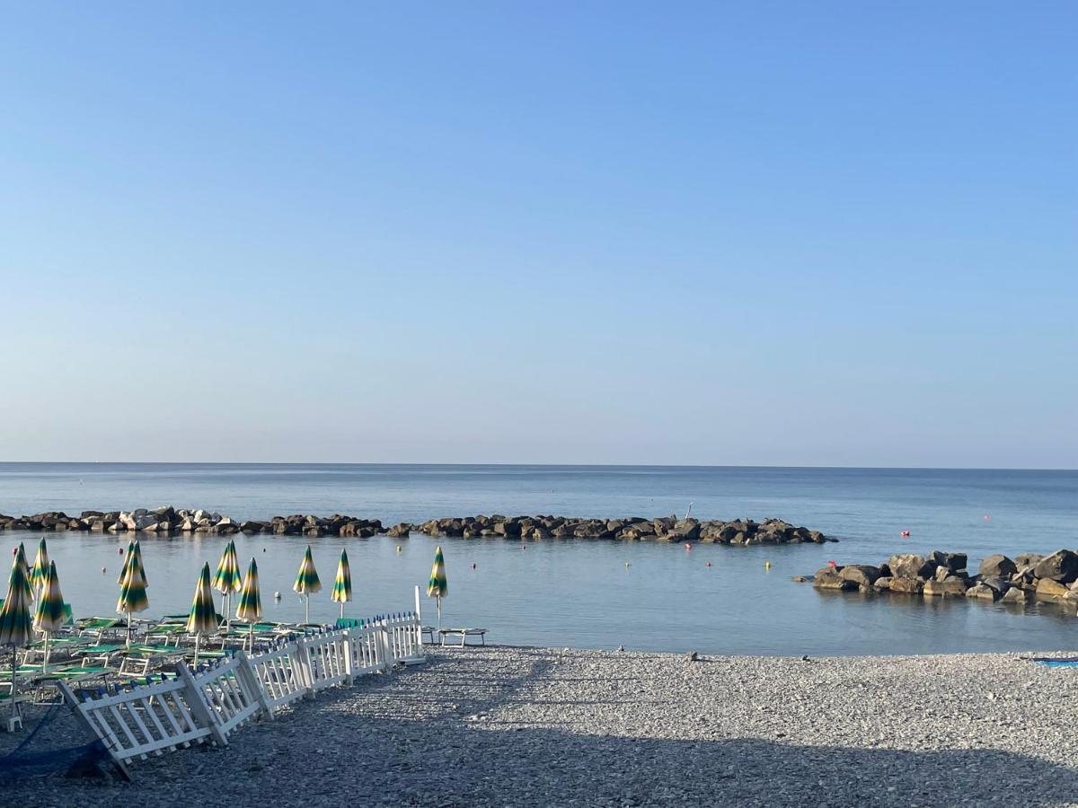 Appartamento Casa Aiga Marina Ventimiglia Esterno foto