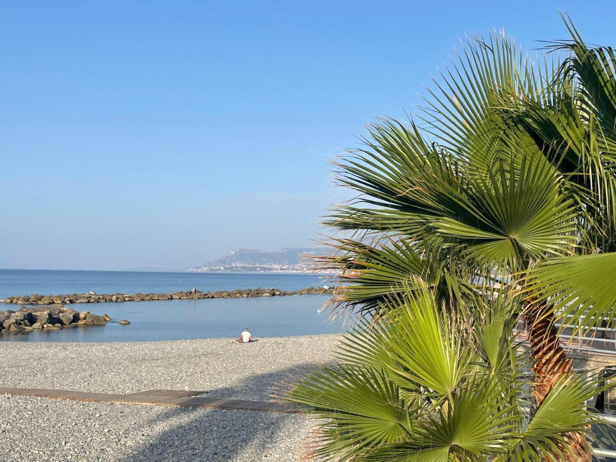 Appartamento Casa Aiga Marina Ventimiglia Esterno foto